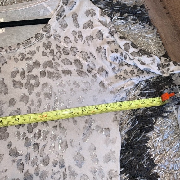 Current/Elliot The Letterman Metallic Leopard Print Scoop Neck Top Size M - Picture 7 of 9